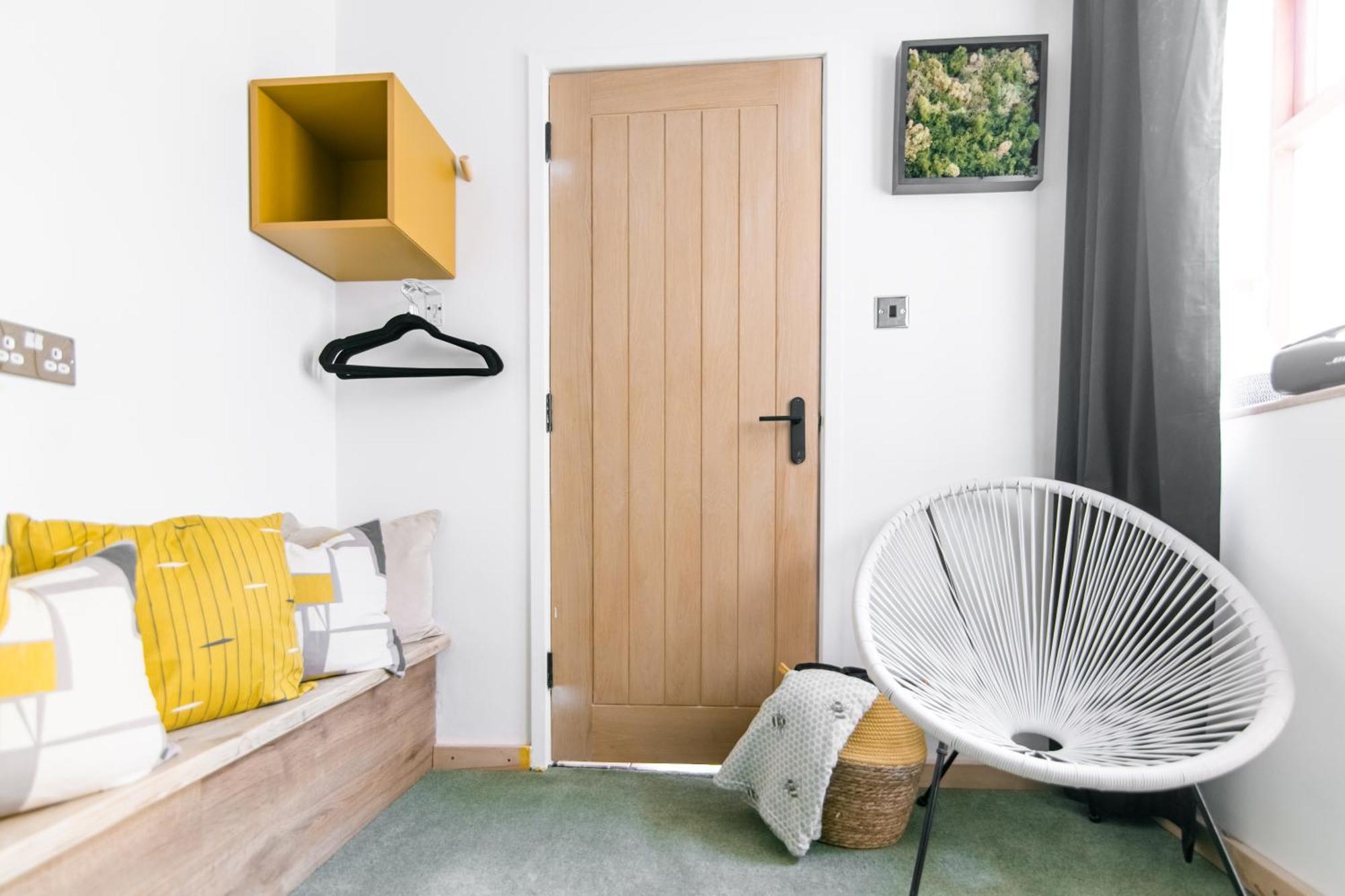 Holiday home Luxury Bumblebee Longleat Aqua Sana Bath Dog Freendly Frome