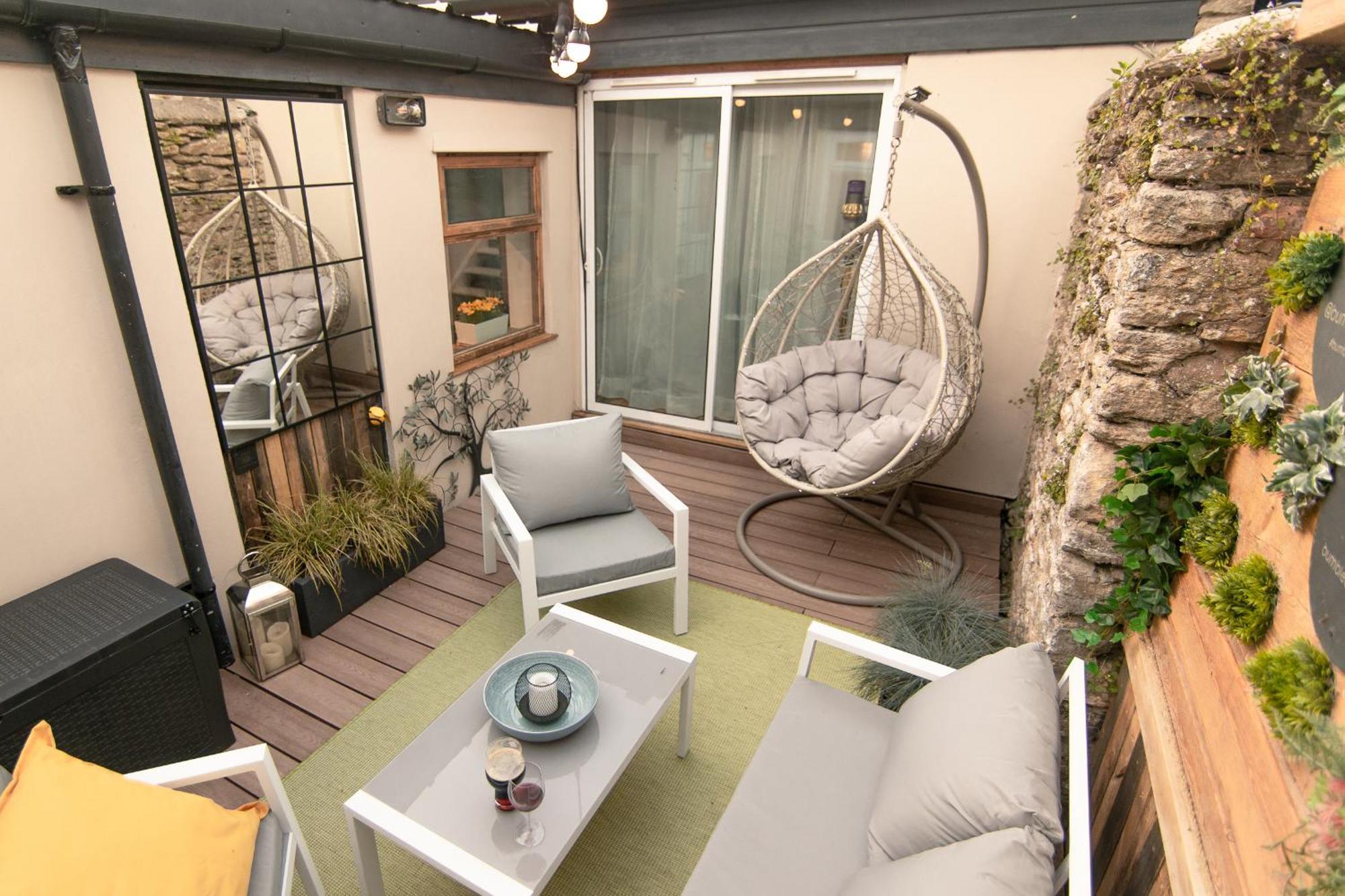Holiday home Luxury Bumblebee Longleat Aqua Sana Bath Dog Freendly Frome